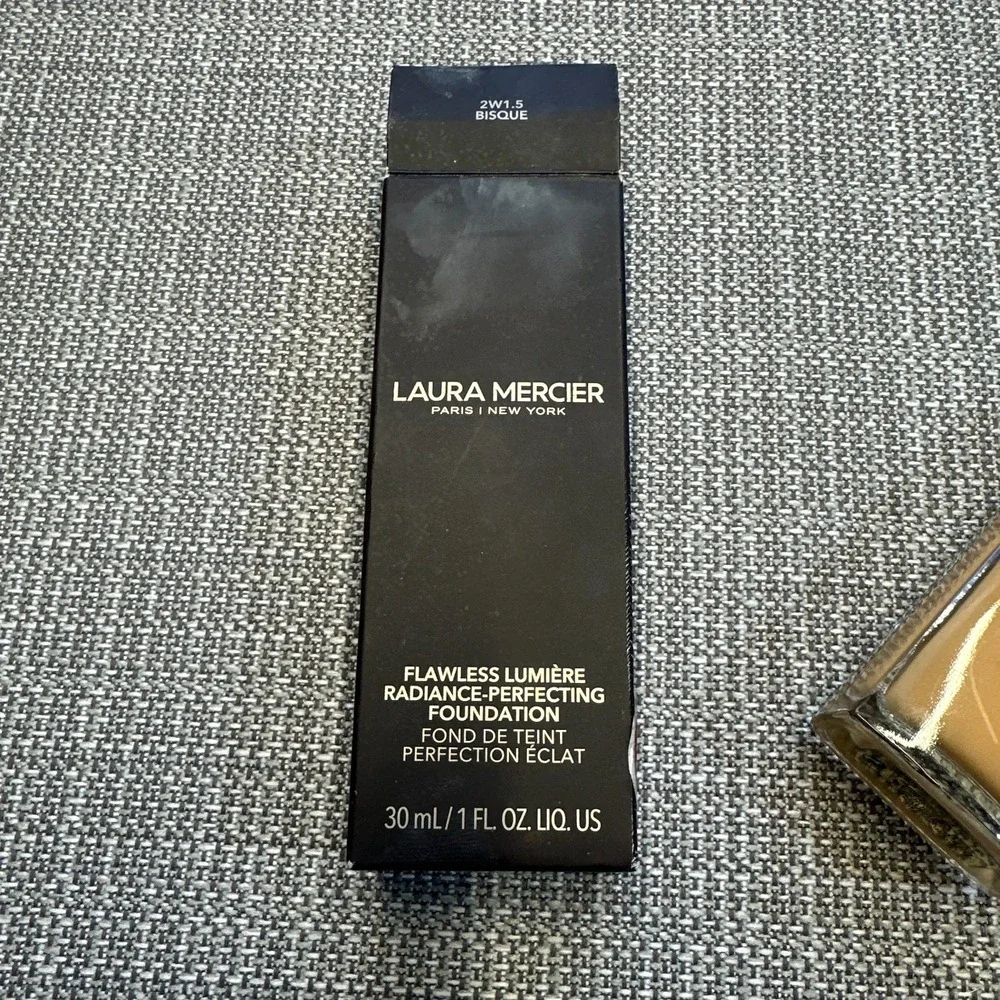 Laura Mercier Flawless Lumiere Radiance Perfecting 2W1.5 Bisque 1oz‎